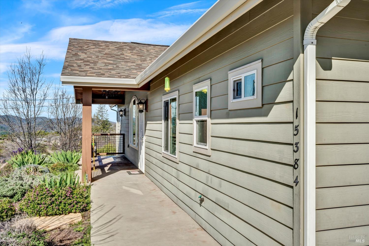 Detail Gallery Image 5 of 31 For 15384 Summit Blvd, Cobb,  CA 95426 - 3 Beds | 2/1 Baths