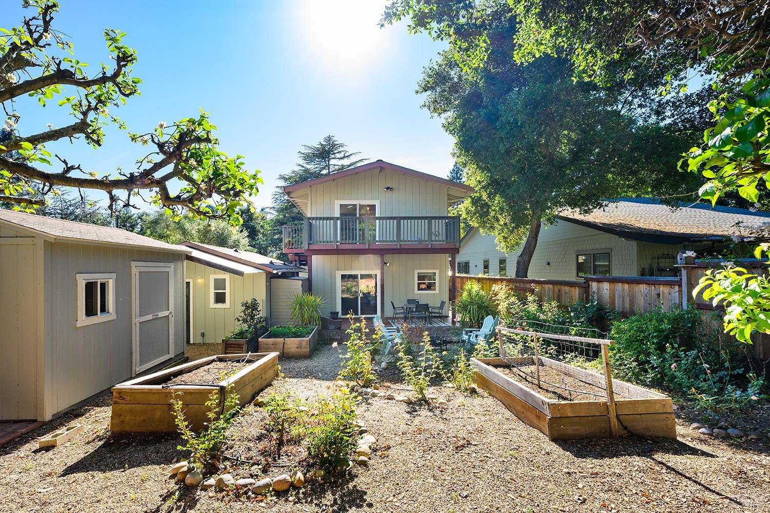 Detail Gallery Image 39 of 39 For 285 Neva St, Sebastopol,  CA 95472 - 3 Beds | 2/1 Baths