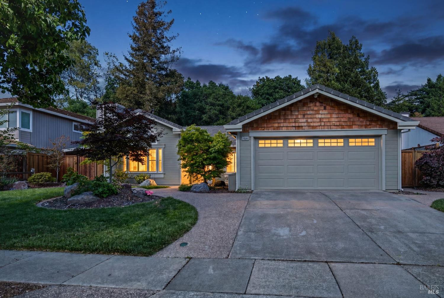 Front Image Thumbnail for BA326019557