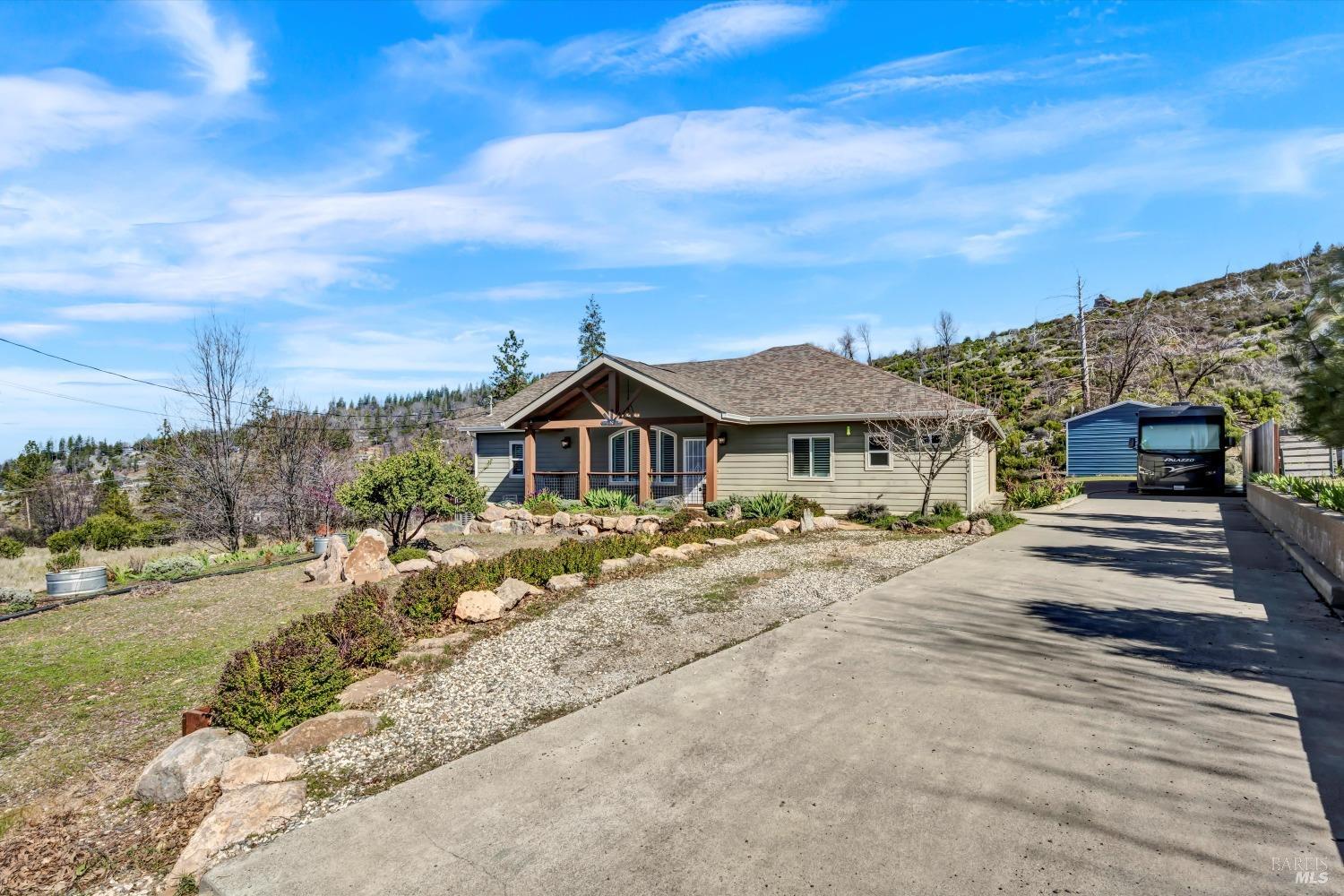 Detail Gallery Image 3 of 31 For 15384 Summit Blvd, Cobb,  CA 95426 - 3 Beds | 2/1 Baths