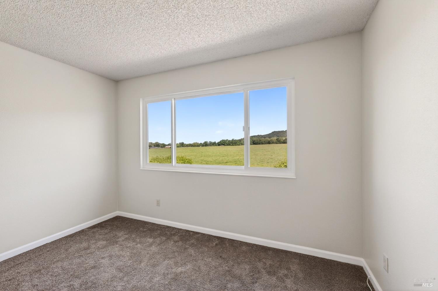 Detail Gallery Image 32 of 53 For 1508 Gladstone Way, Rohnert Park,  CA 94928 - 4 Beds | 2 Baths