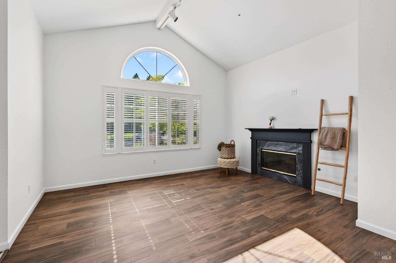 Detail Gallery Image 30 of 41 For 3336 Brittany Cir, Napa,  CA 94558 - 3 Beds | 2 Baths