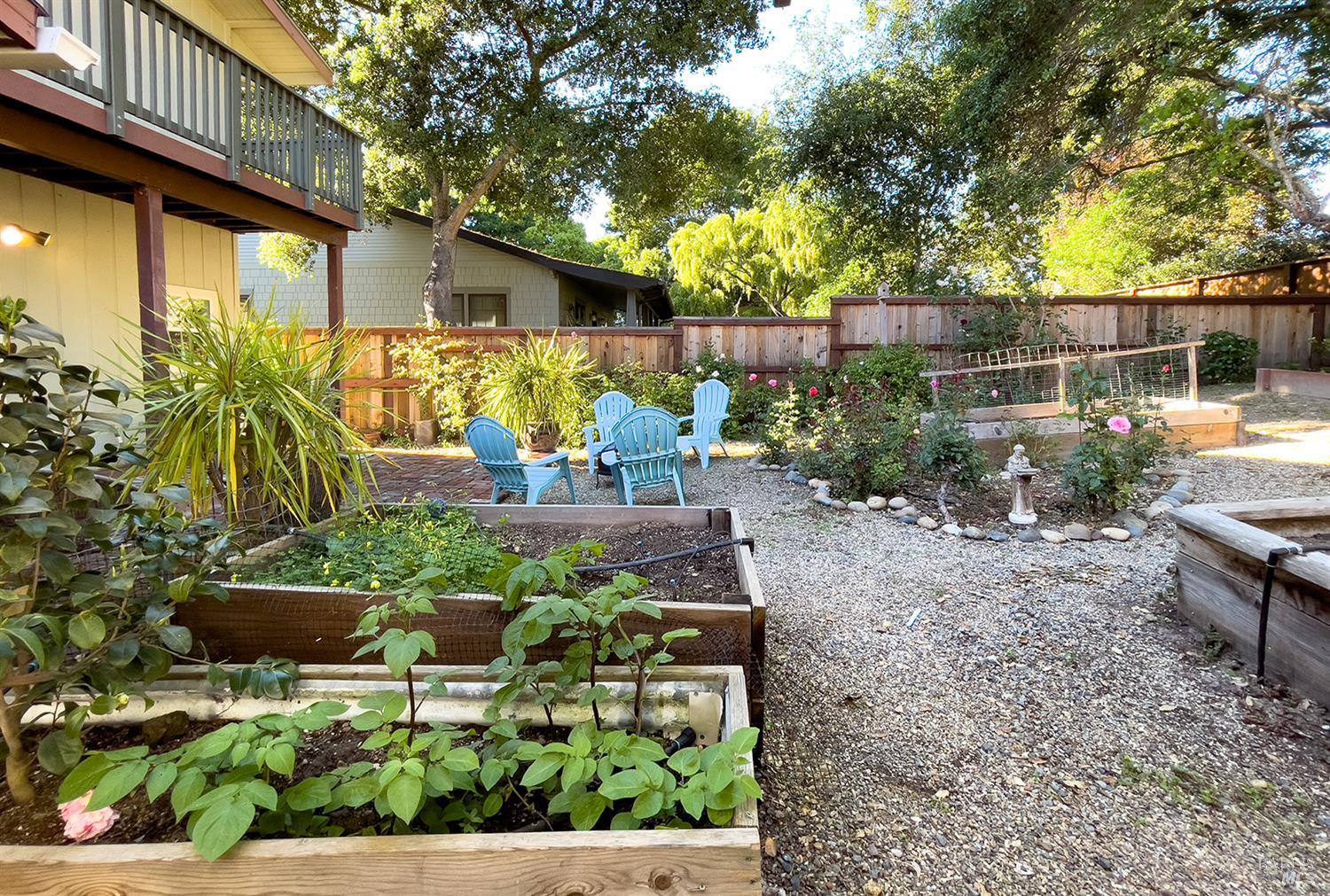 Detail Gallery Image 35 of 39 For 285 Neva St, Sebastopol,  CA 95472 - 3 Beds | 2/1 Baths