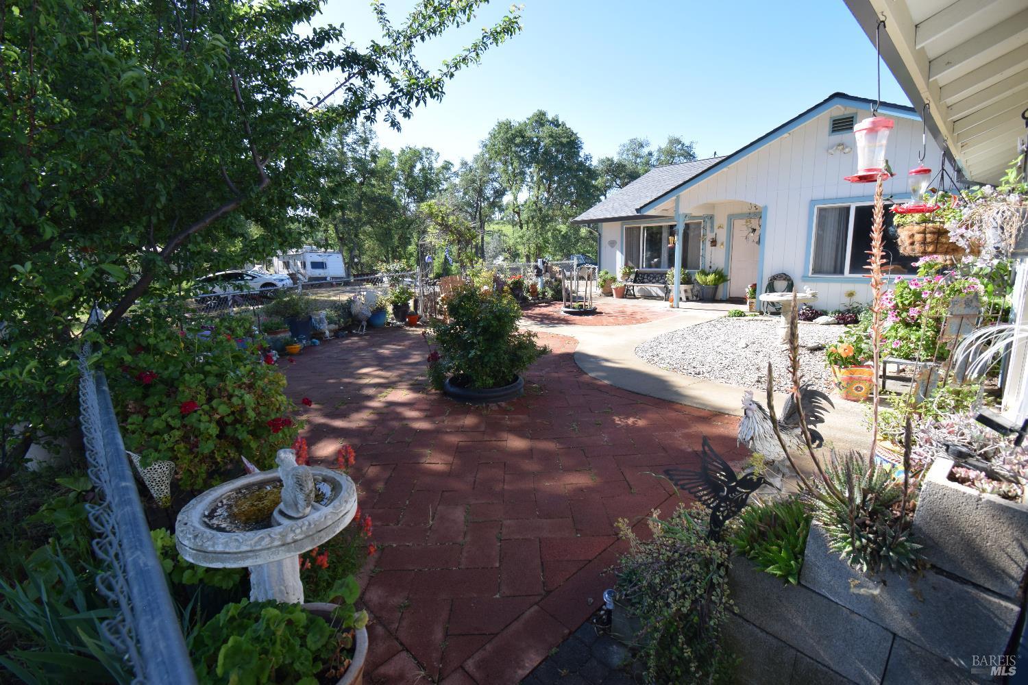 Detail Gallery Image 4 of 41 For 10180 Highway 29 Unkn, Lower Lake,  CA 95457 - 3 Beds | 2 Baths