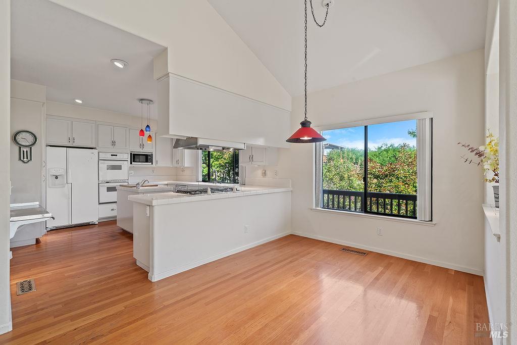 Detail Gallery Image 13 of 26 For 6271 Meadowstone Dr, Santa Rosa,  CA 95409 - 3 Beds | 2/1 Baths