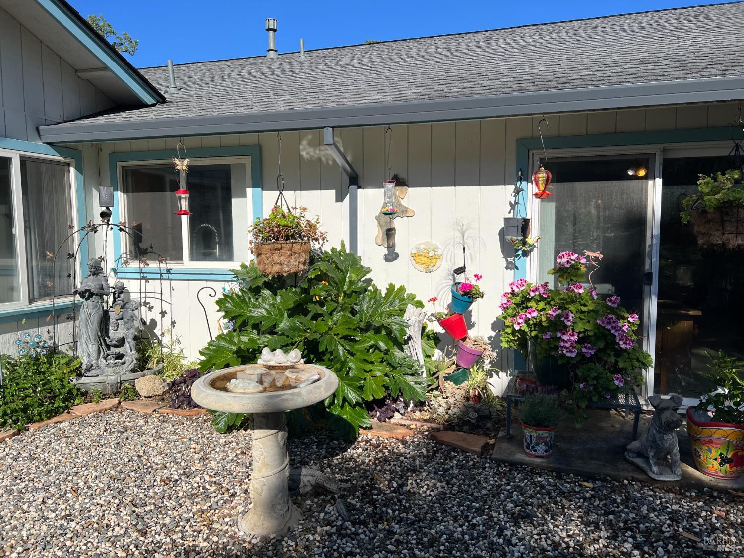 Detail Gallery Image 5 of 41 For 10180 Highway 29 Unkn, Lower Lake,  CA 95457 - 3 Beds | 2 Baths