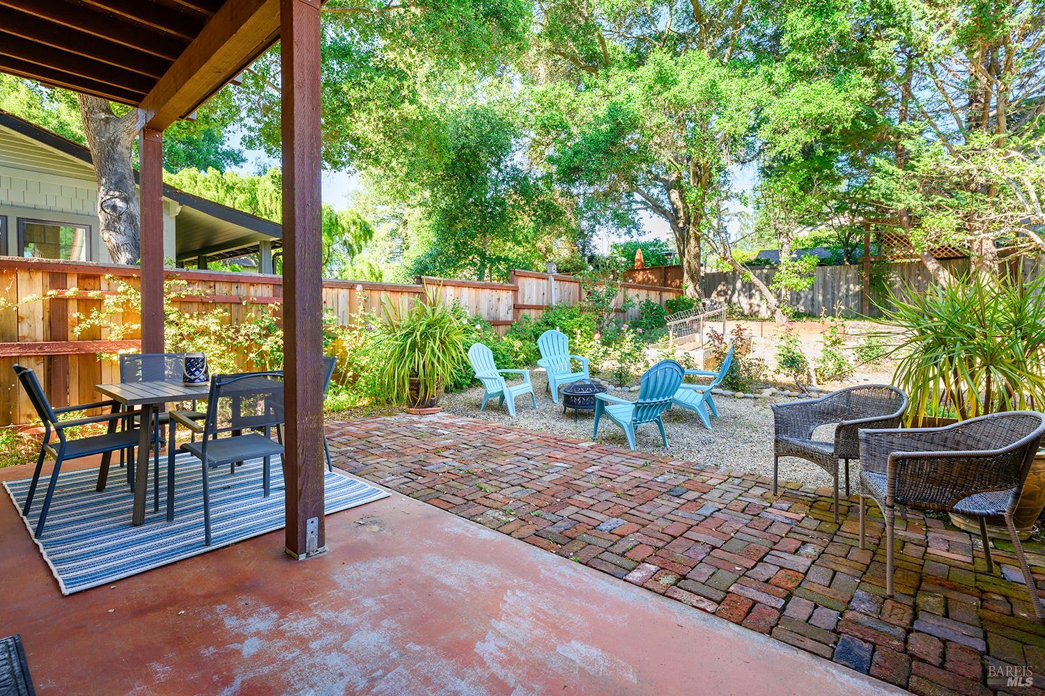 Detail Gallery Image 33 of 39 For 285 Neva St, Sebastopol,  CA 95472 - 3 Beds | 2/1 Baths