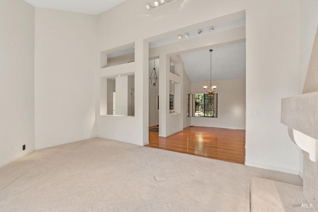 Detail Gallery Image 8 of 26 For 6271 Meadowstone Dr, Santa Rosa,  CA 95409 - 3 Beds | 2/1 Baths