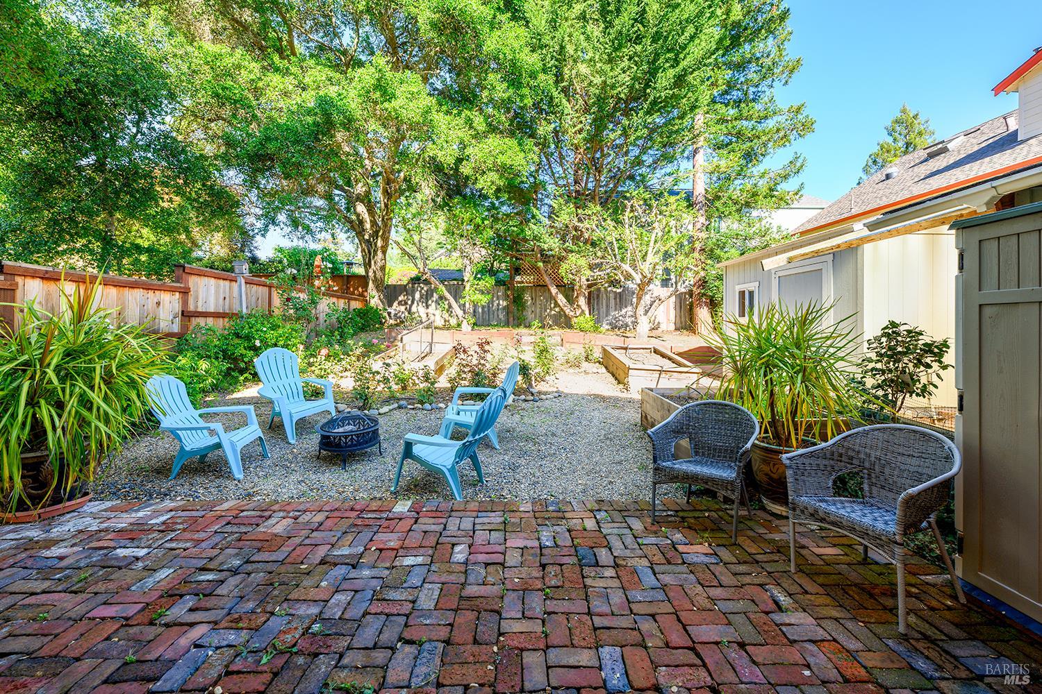 Detail Gallery Image 34 of 39 For 285 Neva St, Sebastopol,  CA 95472 - 3 Beds | 2/1 Baths