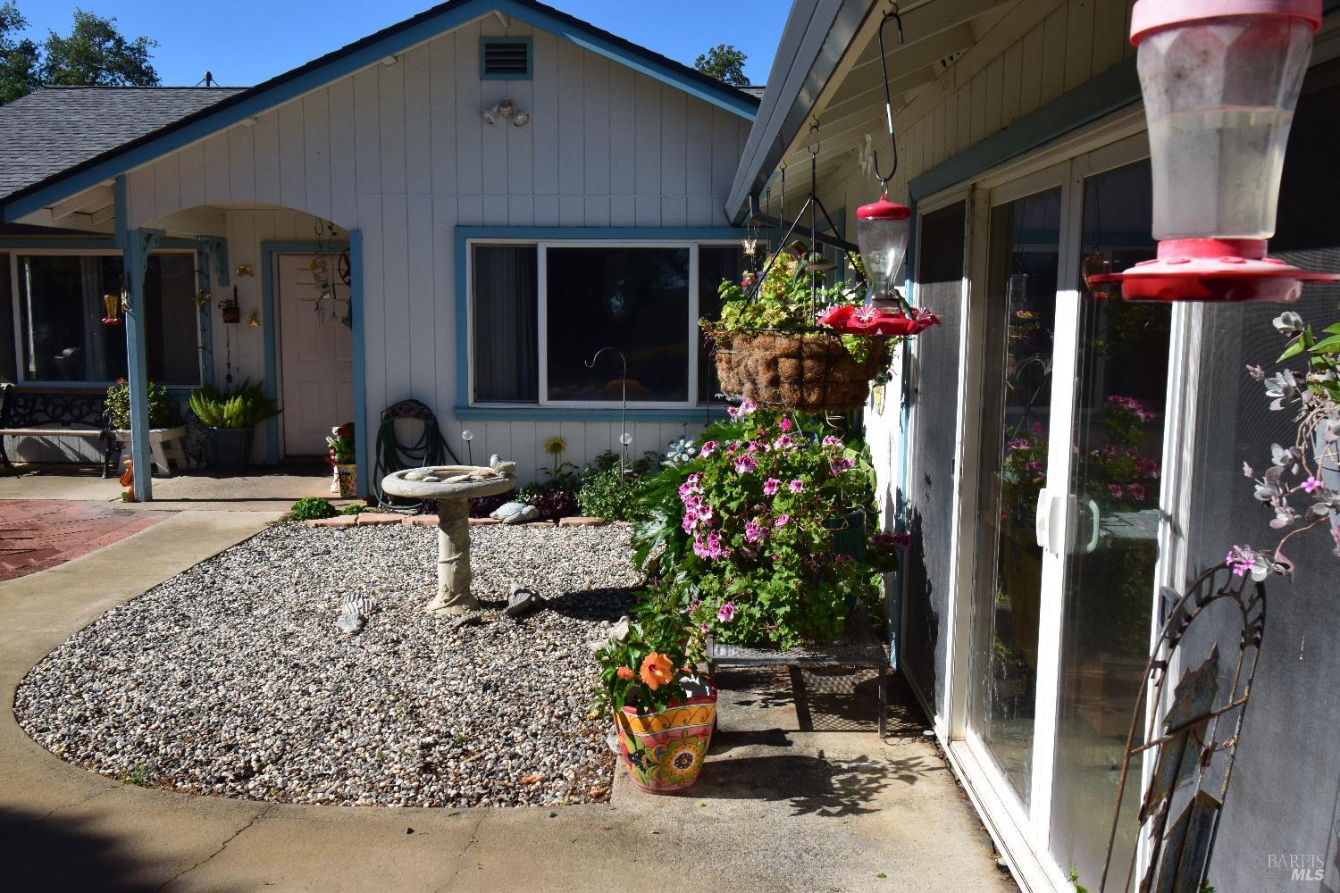 Detail Gallery Image 8 of 41 For 10180 Highway 29 Unkn, Lower Lake,  CA 95457 - 3 Beds | 2 Baths