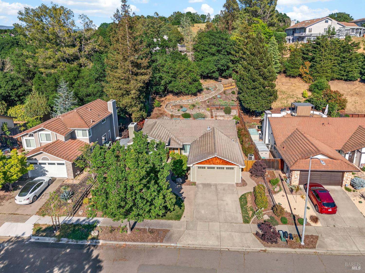 Detail Gallery Image 27 of 41 For 3336 Brittany Cir, Napa,  CA 94558 - 3 Beds | 2 Baths