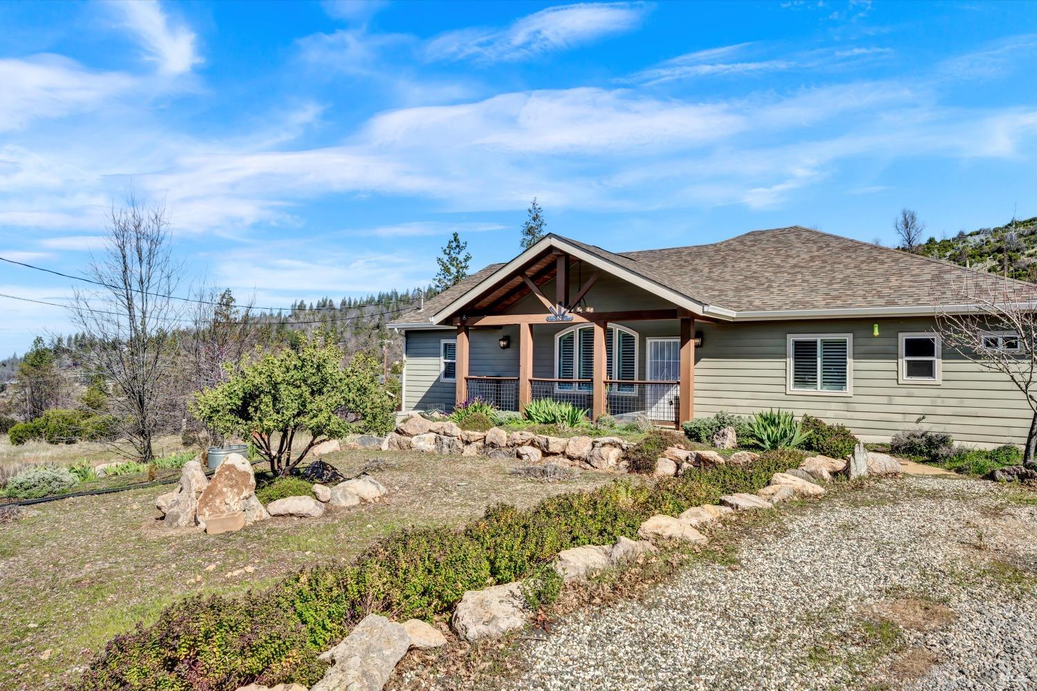 Detail Gallery Image 4 of 31 For 15384 Summit Blvd, Cobb,  CA 95426 - 3 Beds | 2/1 Baths