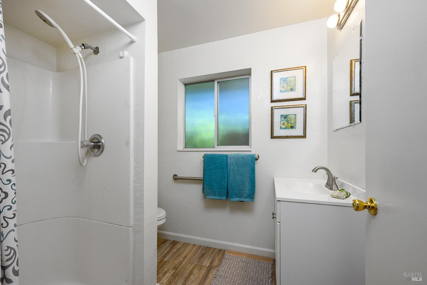 Detail Gallery Image 20 of 39 For 285 Neva St, Sebastopol,  CA 95472 - 3 Beds | 2/1 Baths