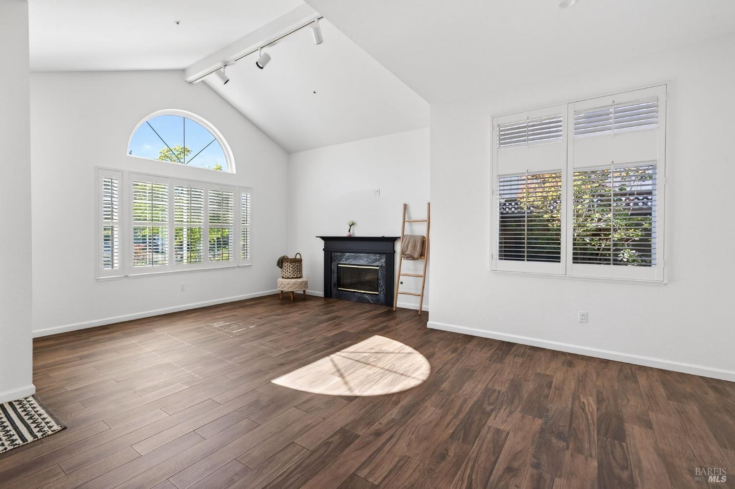 Detail Gallery Image 31 of 41 For 3336 Brittany Cir, Napa,  CA 94558 - 3 Beds | 2 Baths