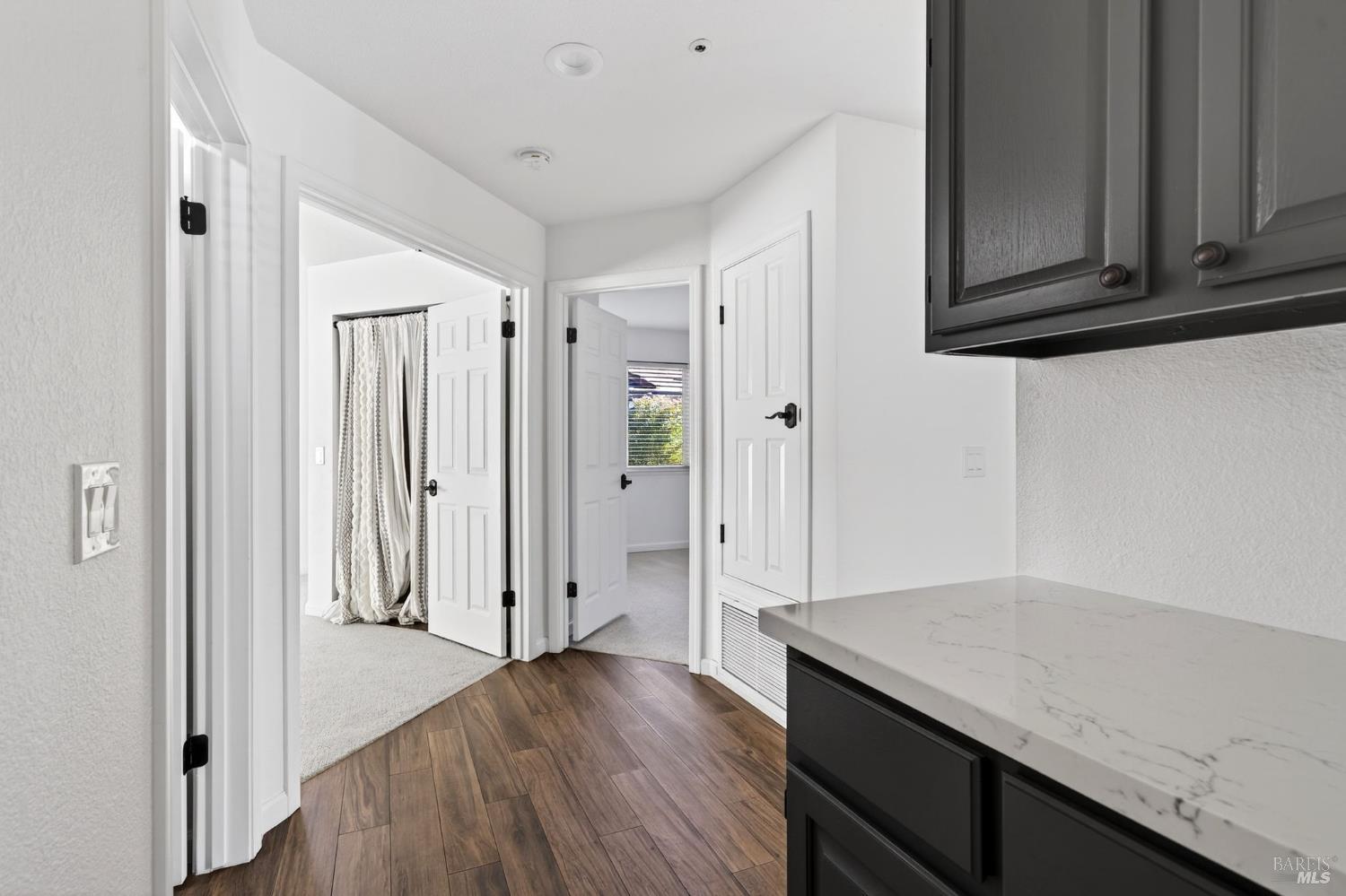 Detail Gallery Image 17 of 41 For 3336 Brittany Cir, Napa,  CA 94558 - 3 Beds | 2 Baths