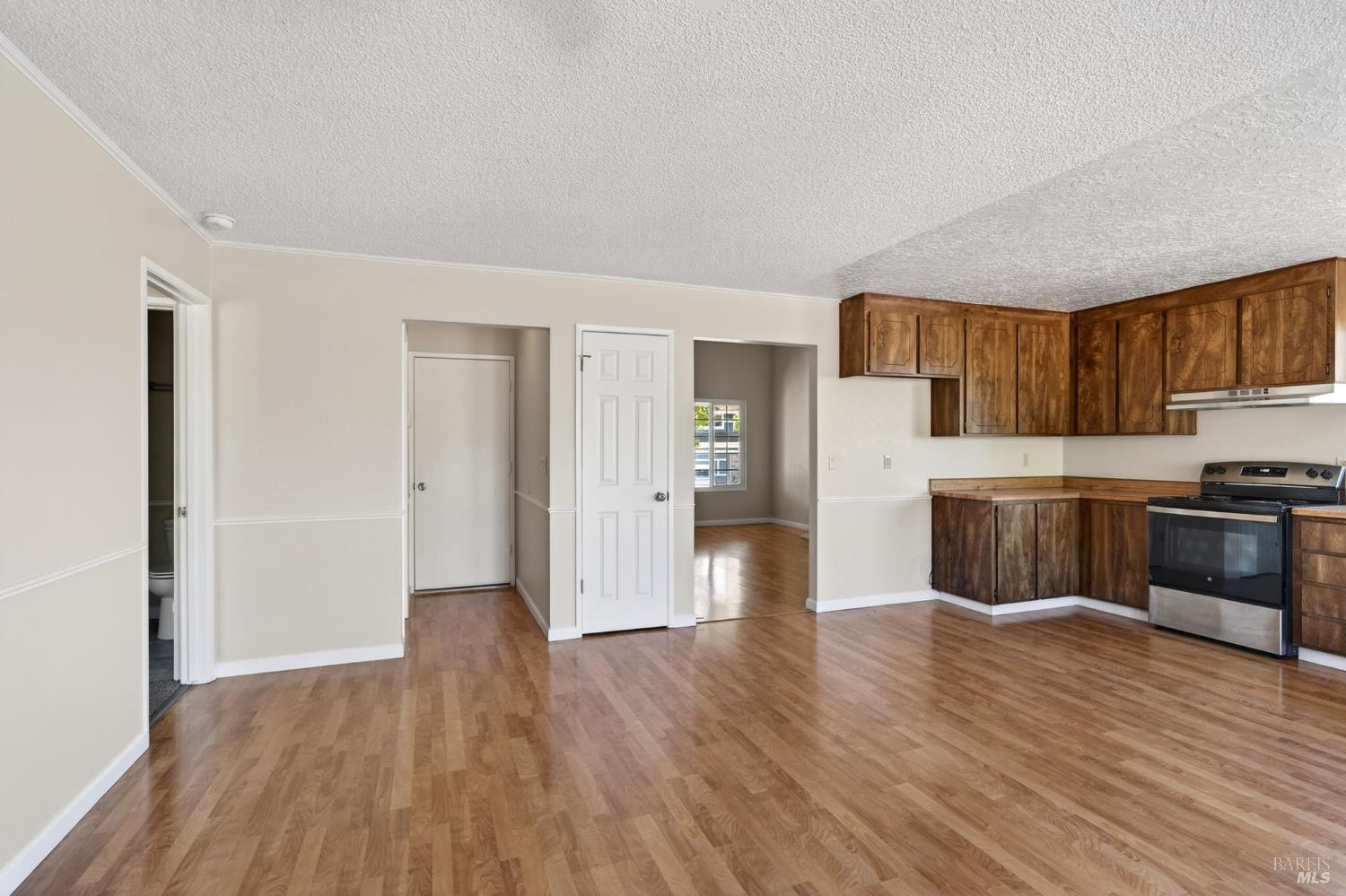 Detail Gallery Image 12 of 53 For 1508 Gladstone Way, Rohnert Park,  CA 94928 - 4 Beds | 2 Baths