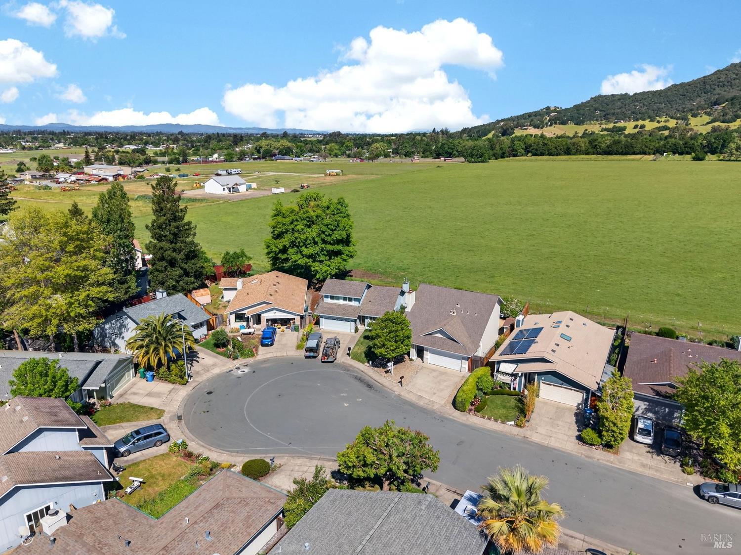 Detail Gallery Image 21 of 53 For 1508 Gladstone Way, Rohnert Park,  CA 94928 - 4 Beds | 2 Baths