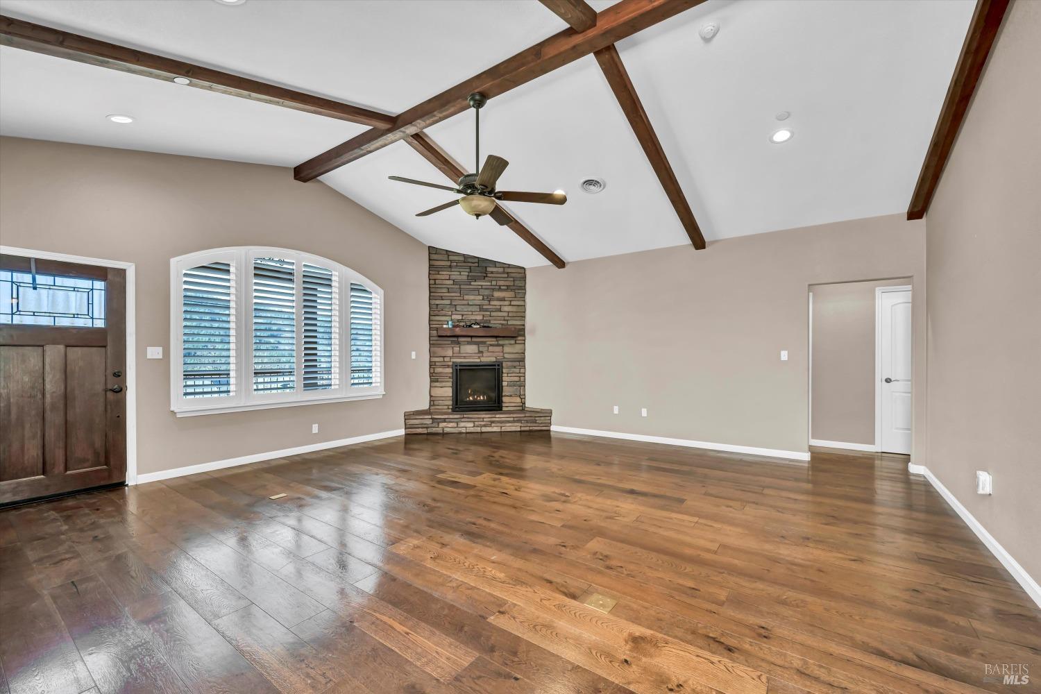 Detail Gallery Image 7 of 31 For 15384 Summit Blvd, Cobb,  CA 95426 - 3 Beds | 2/1 Baths