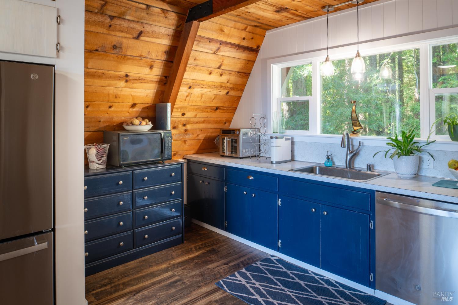 Detail Gallery Image 6 of 36 For 46650 Fish Rock Rd, Gualala,  CA 95445 - 3 Beds | 2 Baths