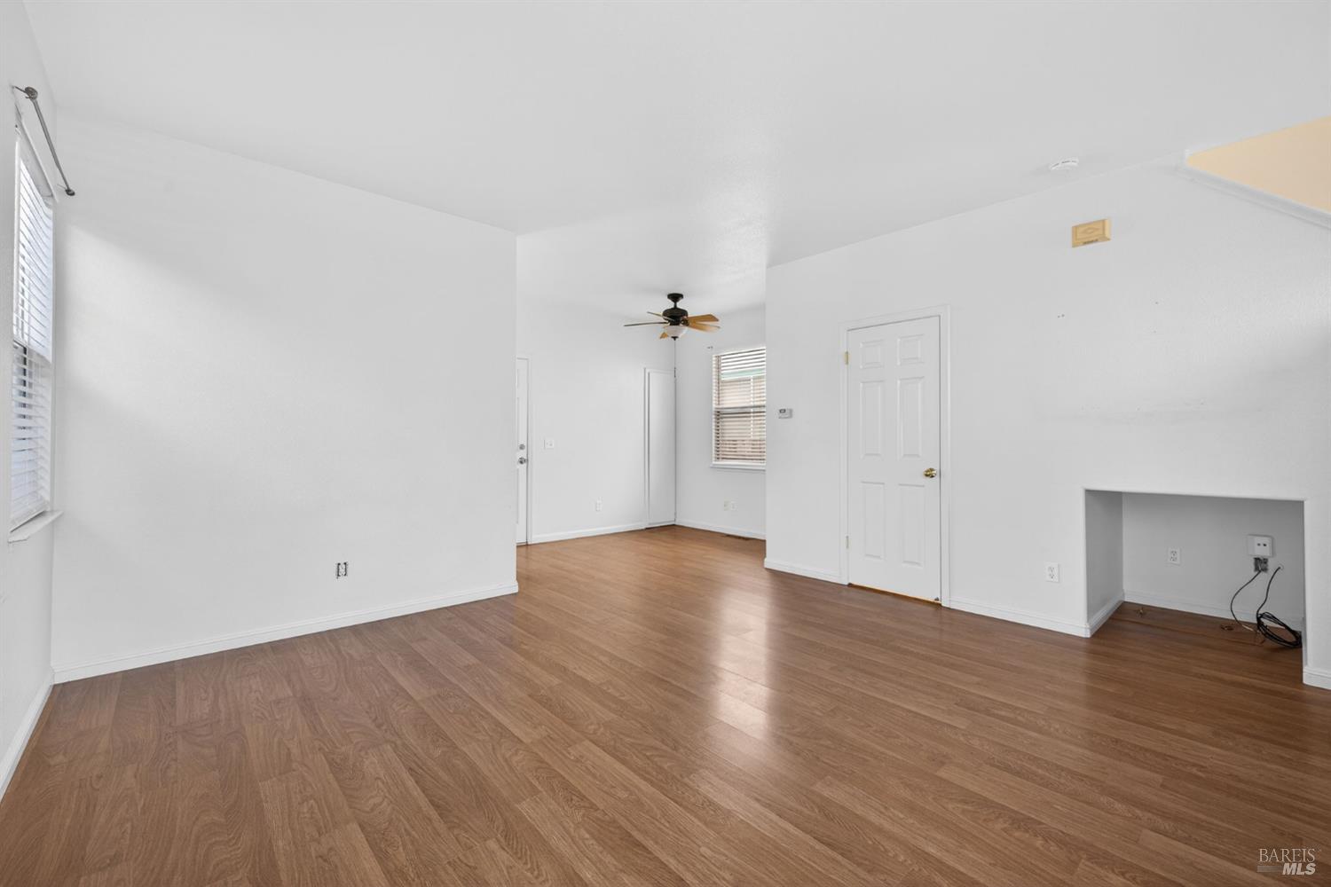 Detail Gallery Image 10 of 40 For 1440 Tammy Way, Santa Rosa,  CA 95401 - 2 Beds | 2/1 Baths