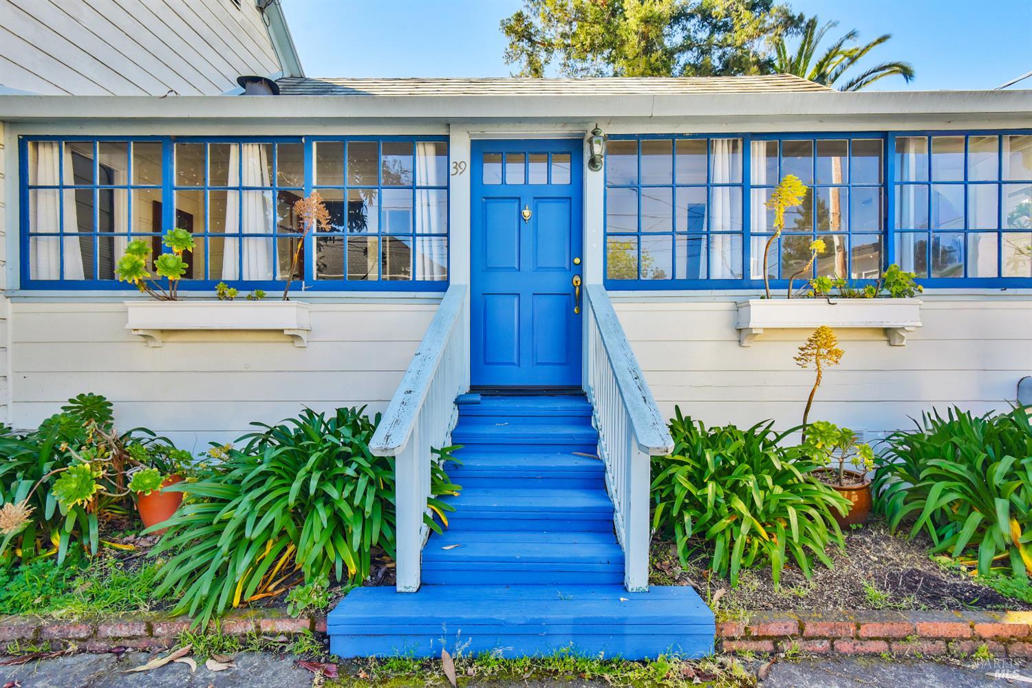 39 Latham Street photo 3