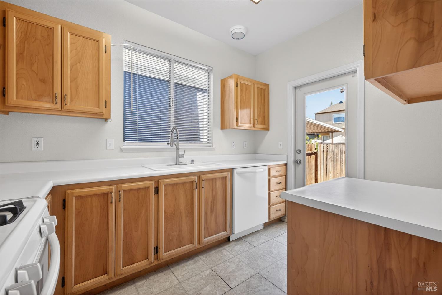 Detail Gallery Image 17 of 40 For 1440 Tammy Way, Santa Rosa,  CA 95401 - 2 Beds | 2/1 Baths