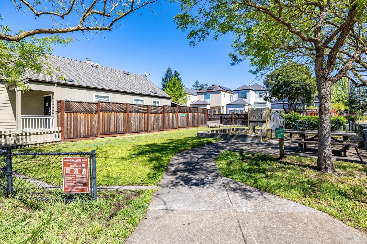 Detail Gallery Image 39 of 40 For 1440 Tammy Way, Santa Rosa,  CA 95401 - 2 Beds | 2/1 Baths