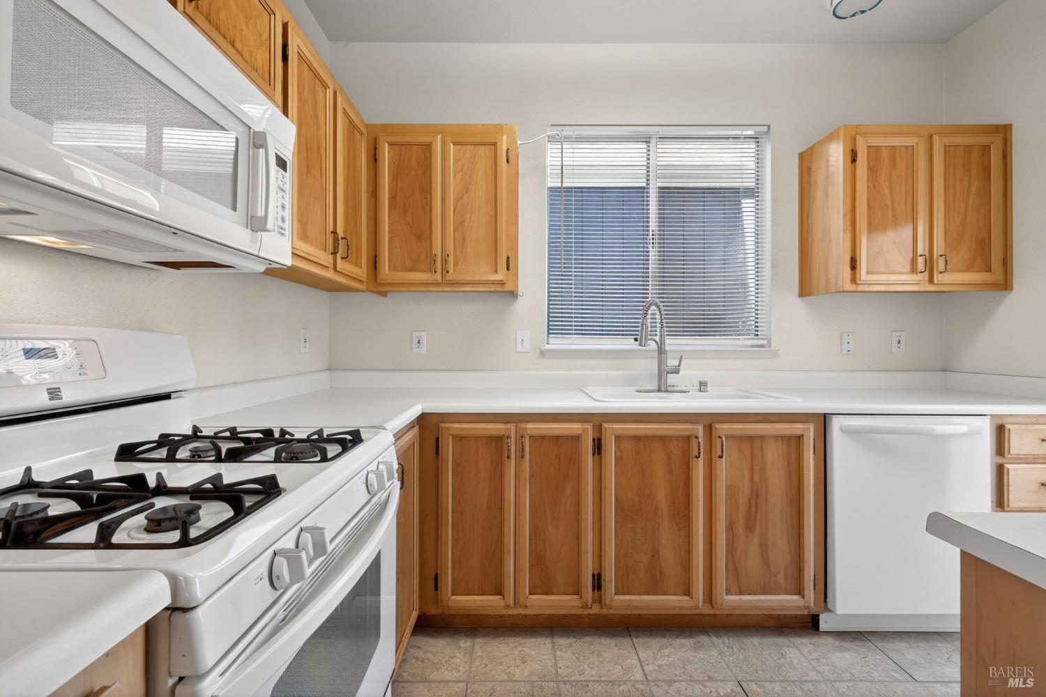 Detail Gallery Image 18 of 40 For 1440 Tammy Way, Santa Rosa,  CA 95401 - 2 Beds | 2/1 Baths