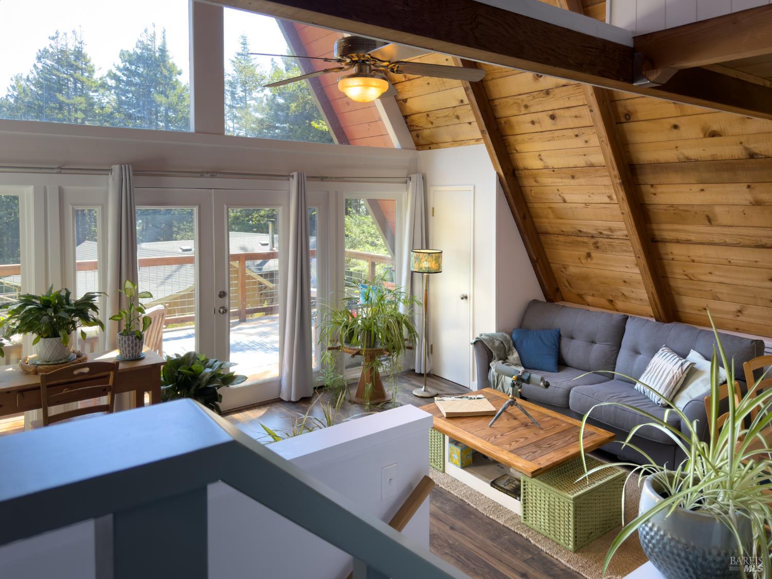 Detail Gallery Image 8 of 36 For 46650 Fish Rock Rd, Gualala,  CA 95445 - 3 Beds | 2 Baths