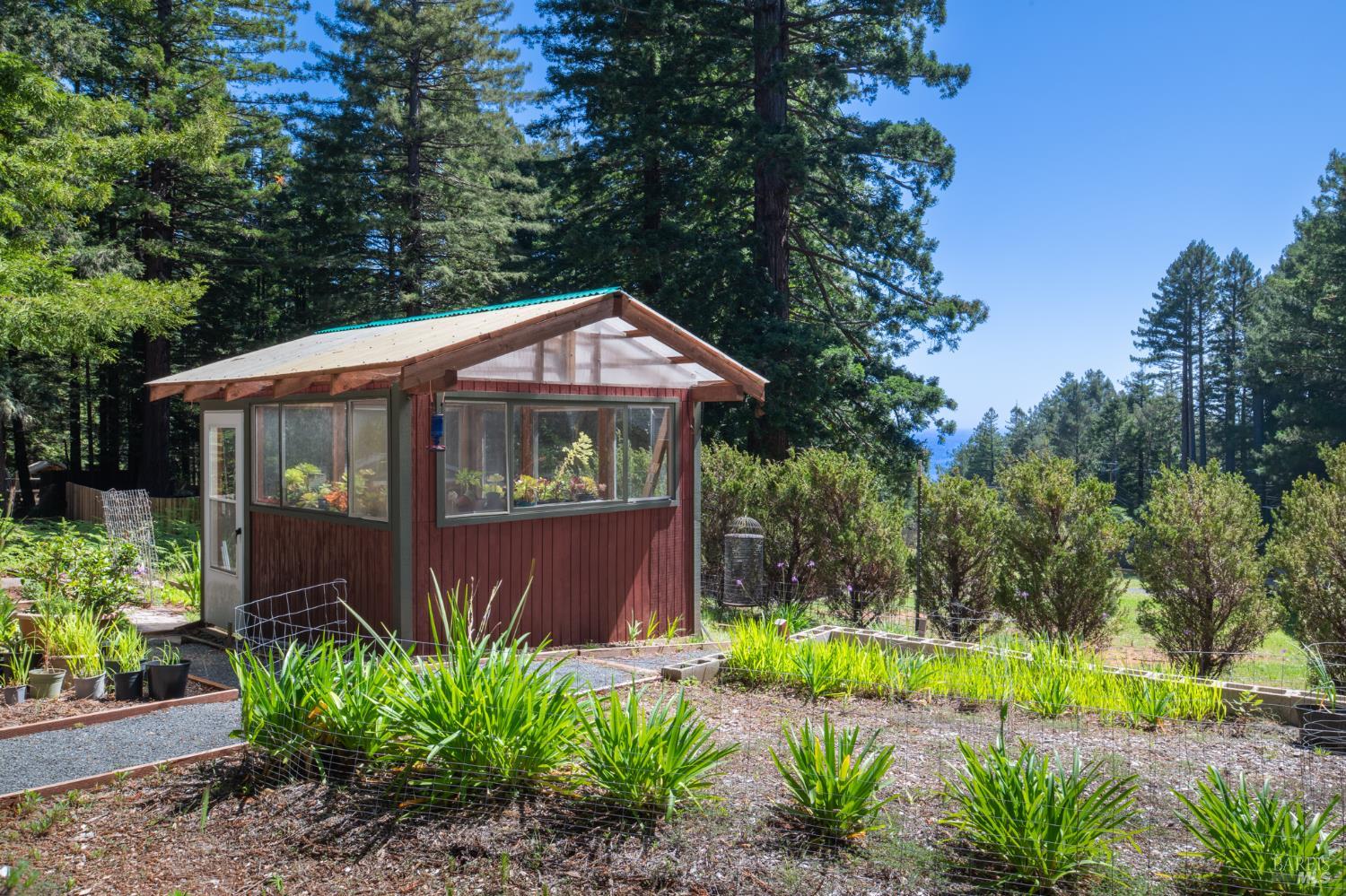 Detail Gallery Image 27 of 36 For 46650 Fish Rock Rd, Gualala,  CA 95445 - 3 Beds | 2 Baths