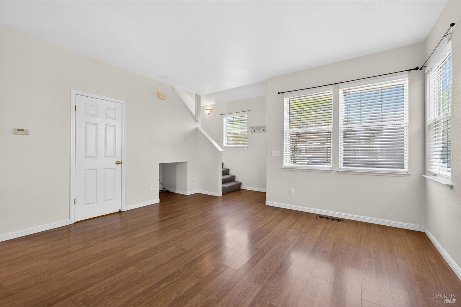 Detail Gallery Image 6 of 40 For 1440 Tammy Way, Santa Rosa,  CA 95401 - 2 Beds | 2/1 Baths