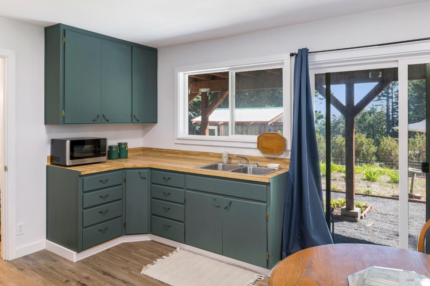 Detail Gallery Image 20 of 36 For 46650 Fish Rock Rd, Gualala,  CA 95445 - 3 Beds | 2 Baths