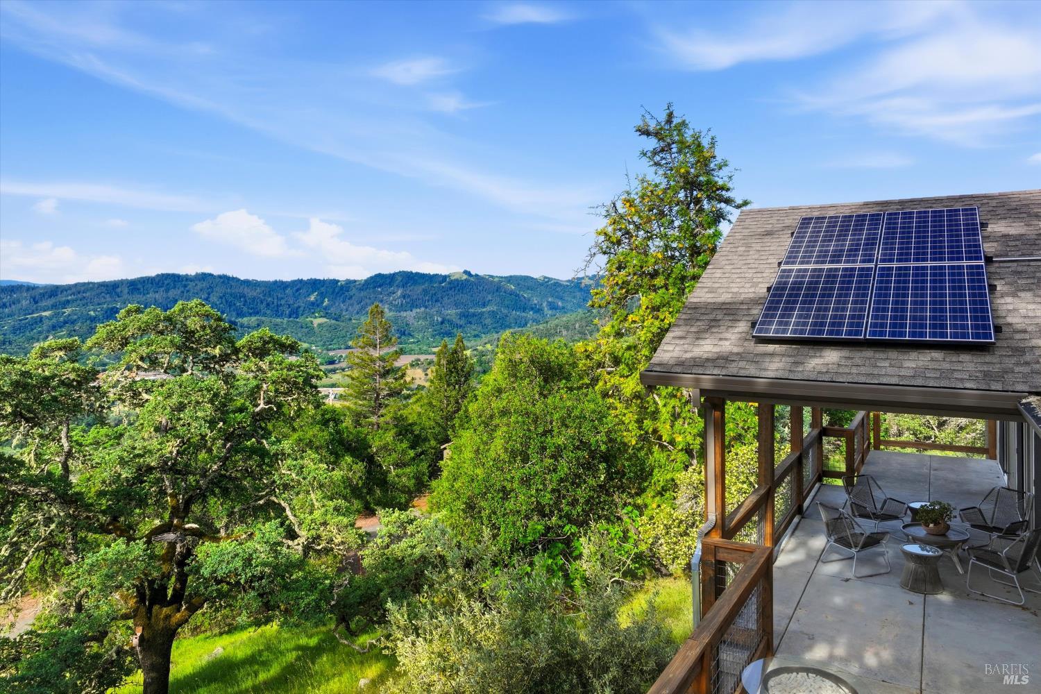 Detail Gallery Image 3 of 71 For 31000 Pine Mountain Rd, Cloverdale,  CA 95425 - 3 Beds | 3 Baths