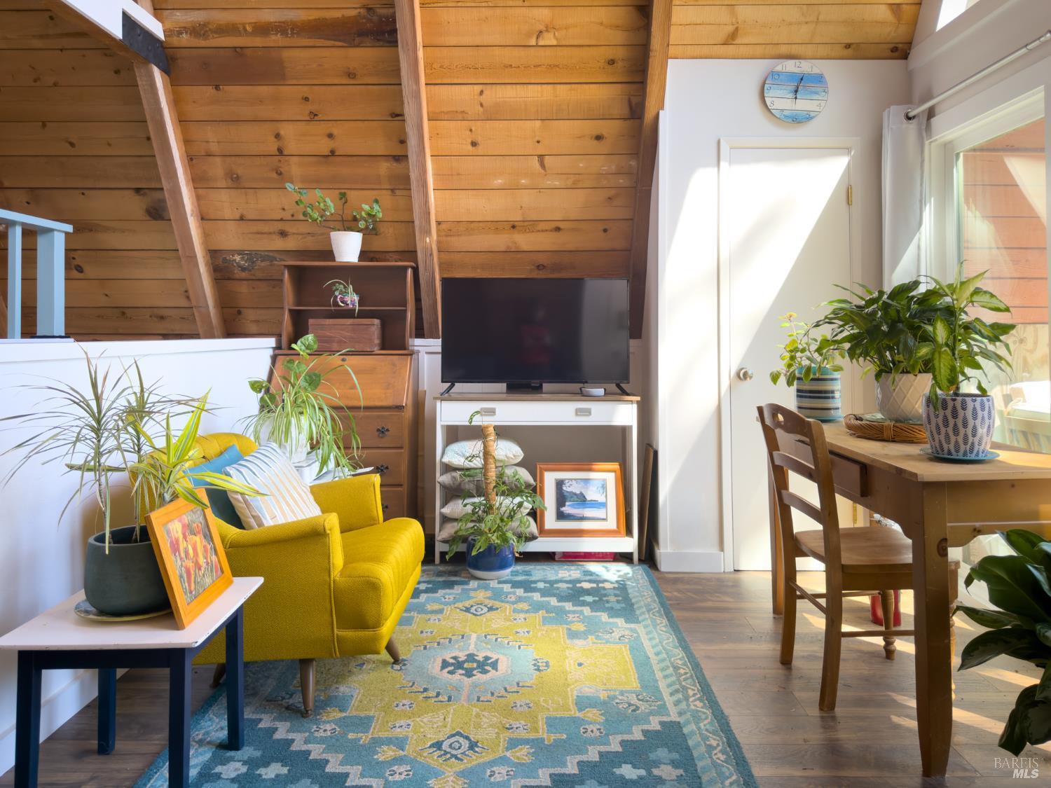 Detail Gallery Image 10 of 36 For 46650 Fish Rock Rd, Gualala,  CA 95445 - 3 Beds | 2 Baths