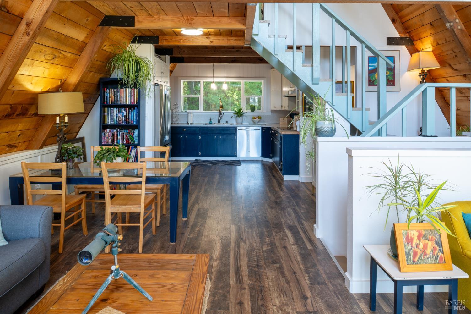 Detail Gallery Image 4 of 36 For 46650 Fish Rock Rd, Gualala,  CA 95445 - 3 Beds | 2 Baths