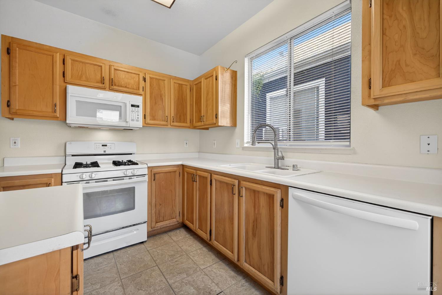 Detail Gallery Image 19 of 40 For 1440 Tammy Way, Santa Rosa,  CA 95401 - 2 Beds | 2/1 Baths