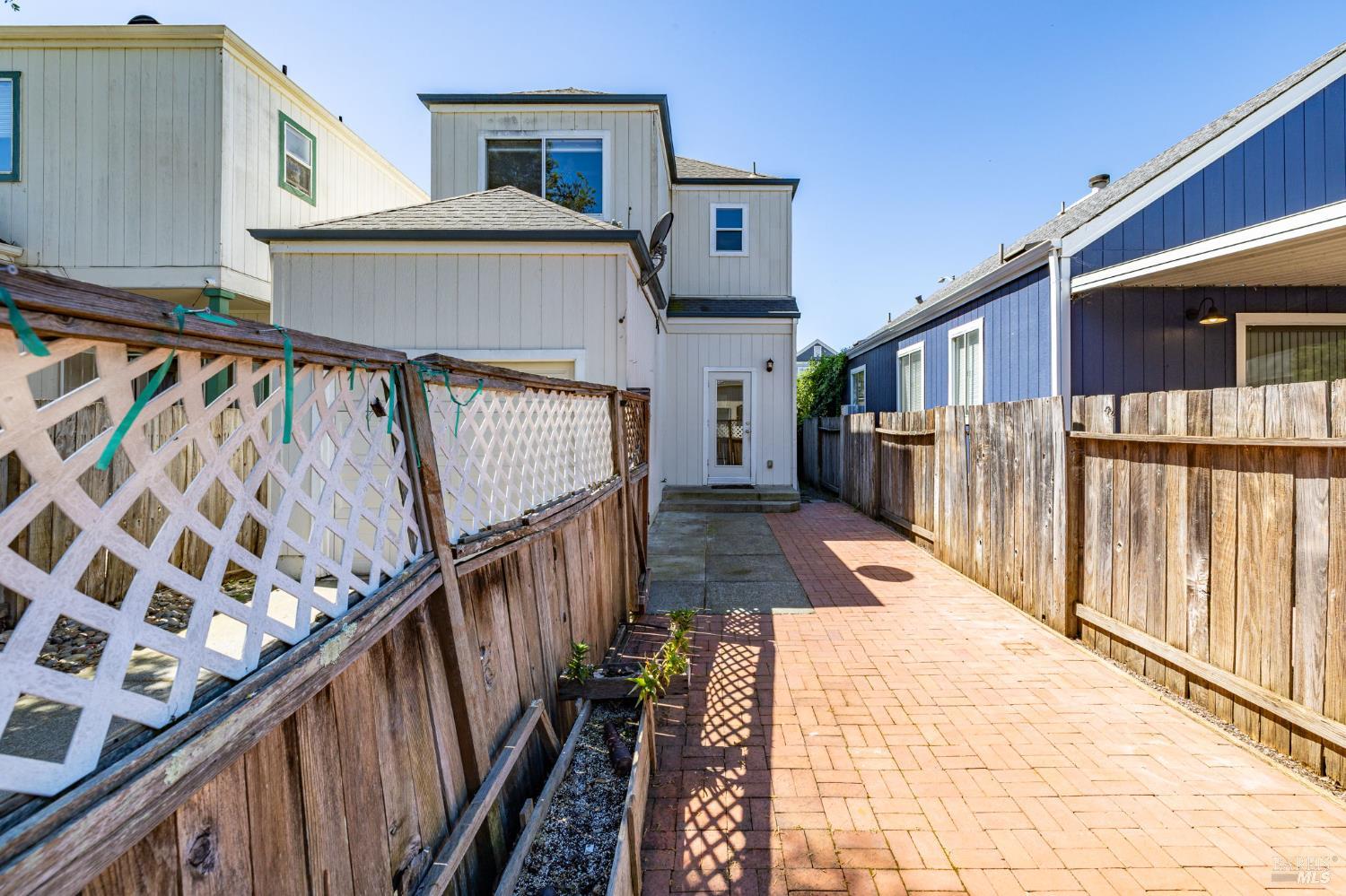 Detail Gallery Image 34 of 40 For 1440 Tammy Way, Santa Rosa,  CA 95401 - 2 Beds | 2/1 Baths