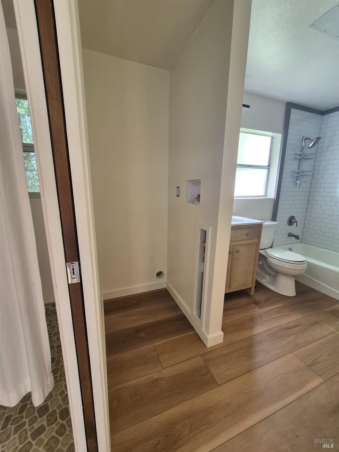 Detail Gallery Image 15 of 18 For 1253 Flora St, Crockett,  CA 94525 - 2 Beds | 1 Baths