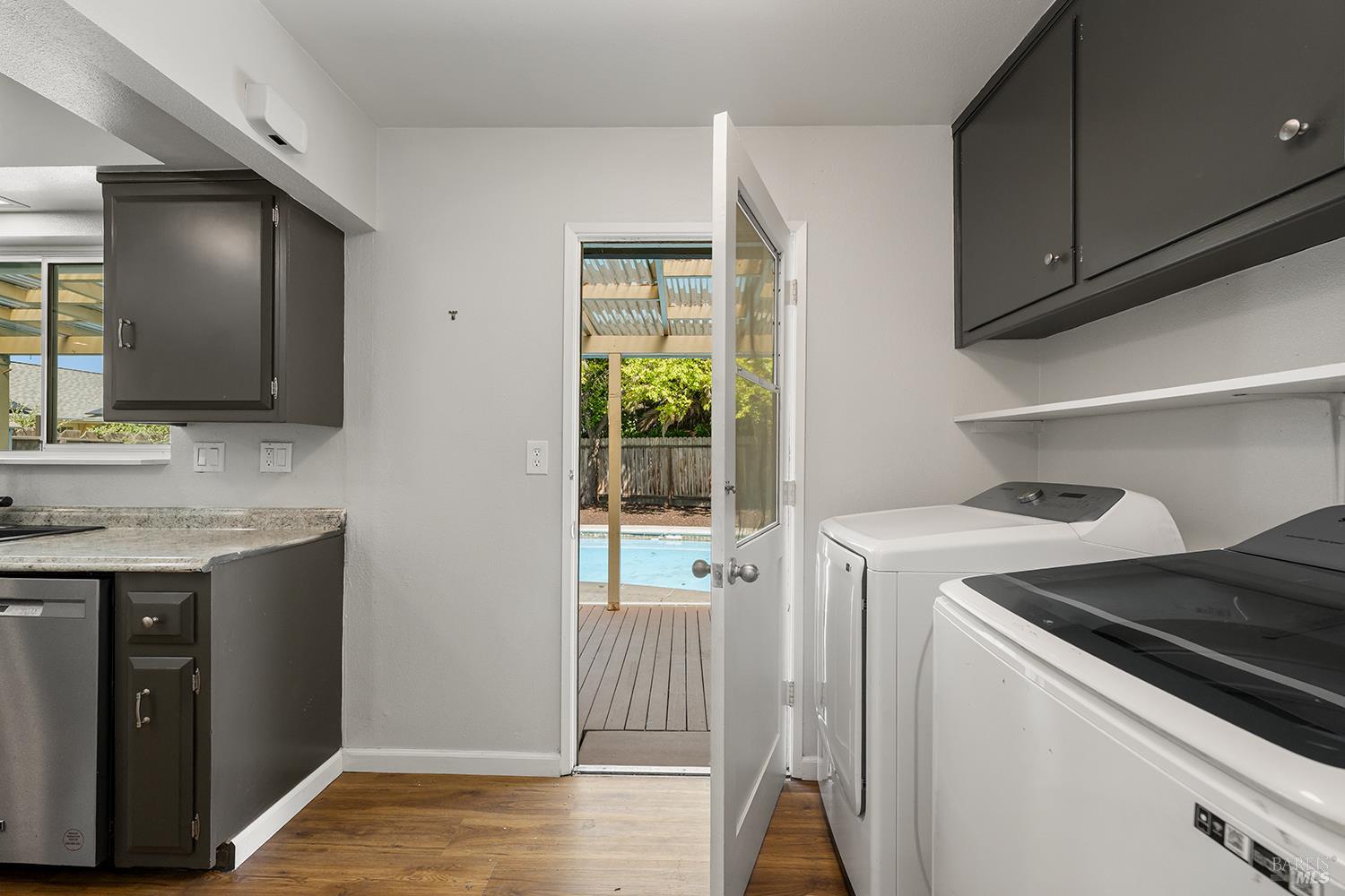 Detail Gallery Image 16 of 28 For 2621 Neotomas Ave, Santa Rosa,  CA 95405 - 3 Beds | 2 Baths