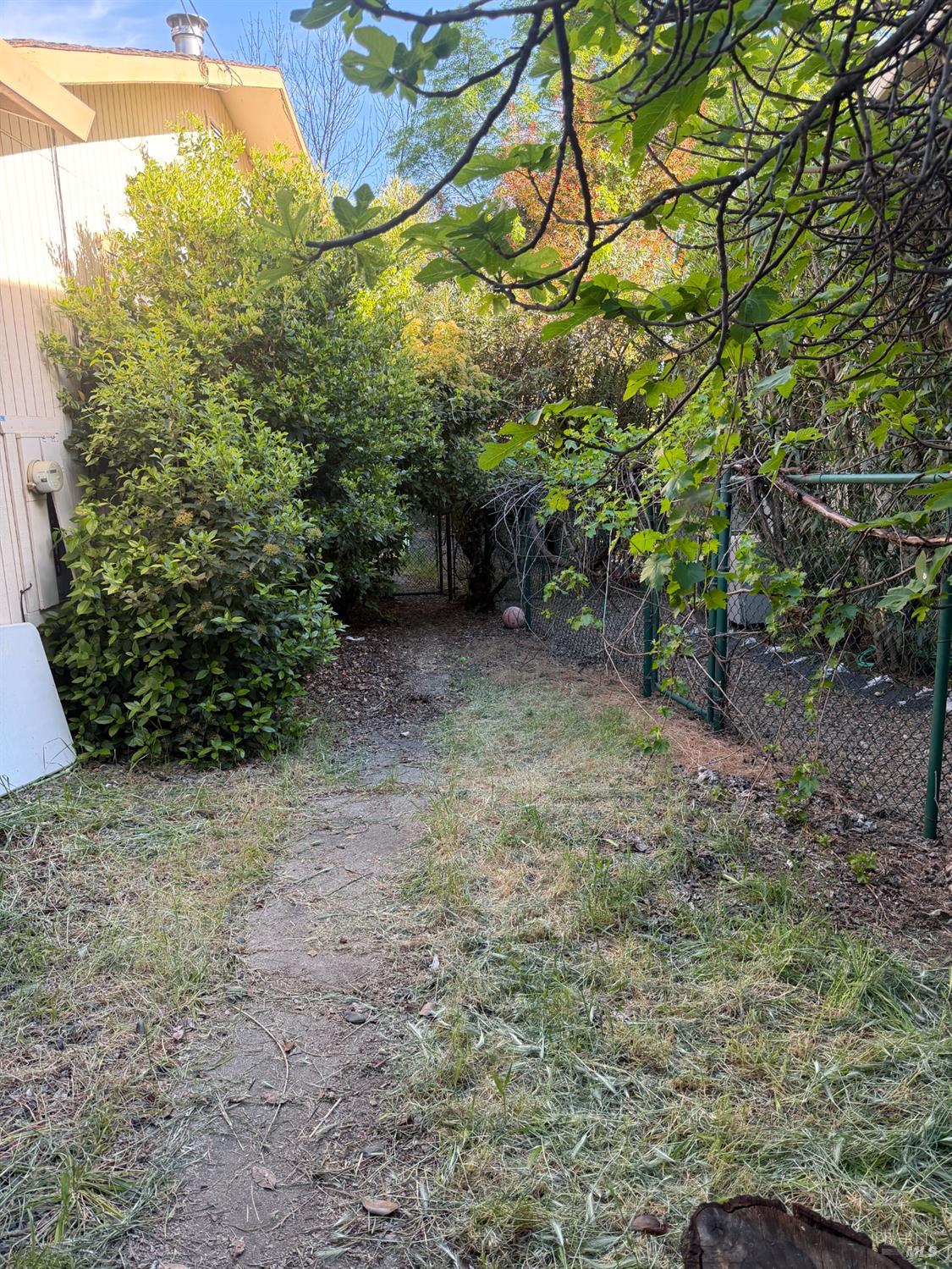 Detail Gallery Image 2 of 4 For 18670 Maple Leaf Ct, Hidden Valley Lake,  CA 95467 - 4 Beds | 2 Baths