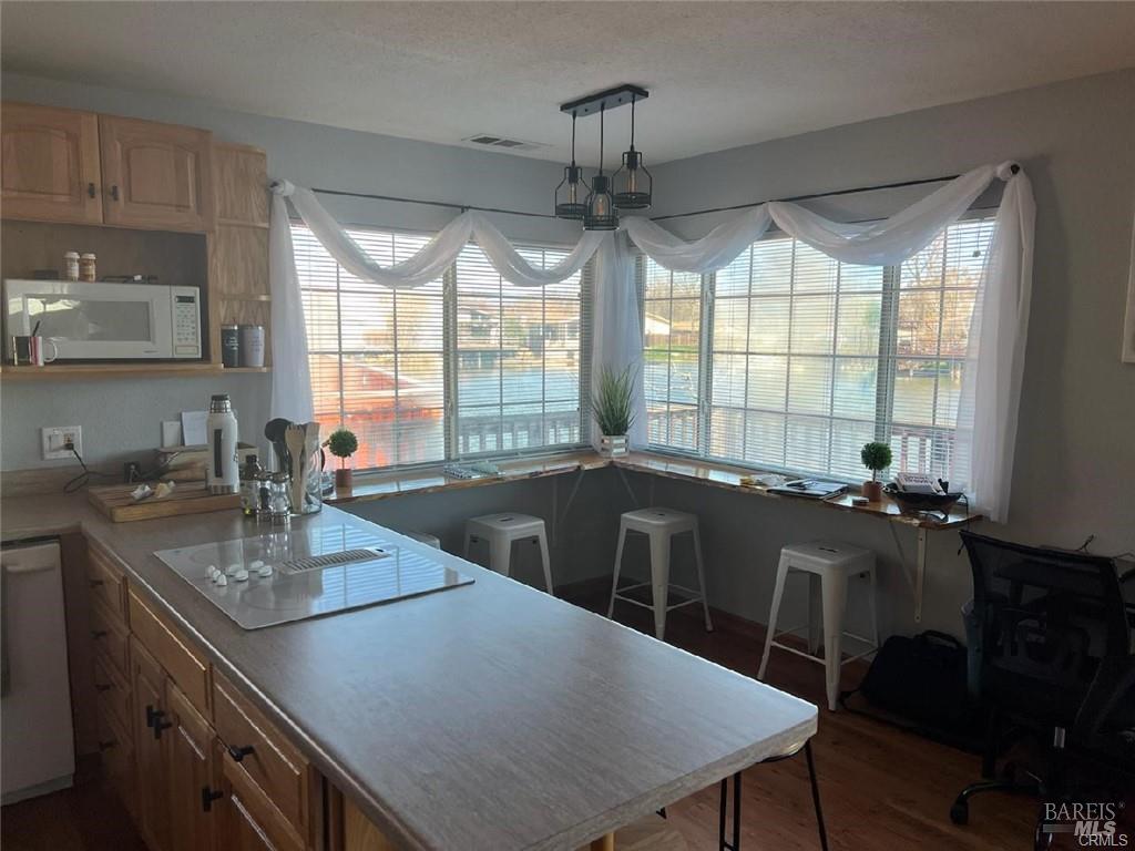 Detail Gallery Image 13 of 30 For 15198 Harbor Ln, Clearlake,  CA 95422 - 2 Beds | 2 Baths