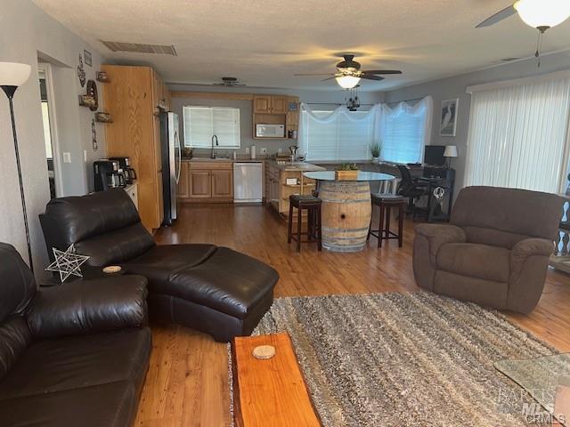 Detail Gallery Image 12 of 30 For 15198 Harbor Ln, Clearlake,  CA 95422 - 2 Beds | 2 Baths