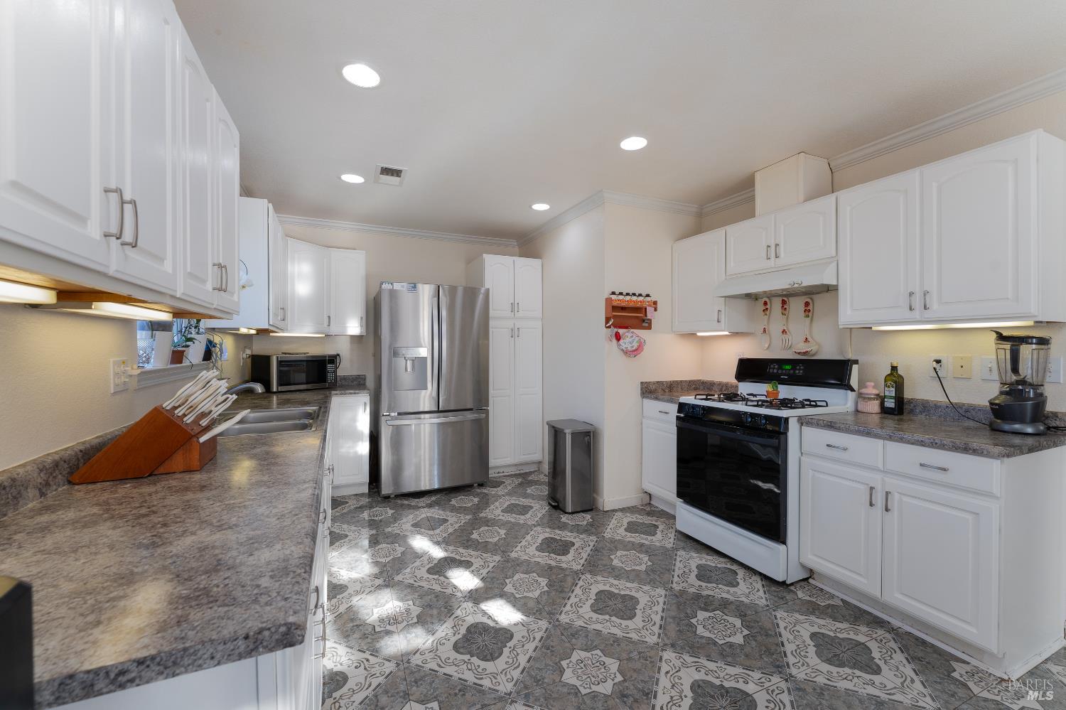 Detail Gallery Image 8 of 25 For 485 Melody Ln, Upper Lake,  CA 95485 - 3 Beds | 2 Baths