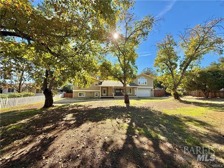 Detail Gallery Image 2 of 7 For 8155 Peninsula Dr, Kelseyville,  CA 95451 - 3 Beds | 3/1 Baths