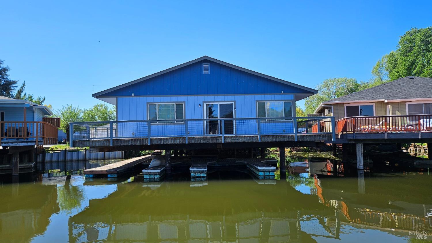 Detail Gallery Image 4 of 30 For 15198 Harbor Ln, Clearlake,  CA 95422 - 2 Beds | 2 Baths