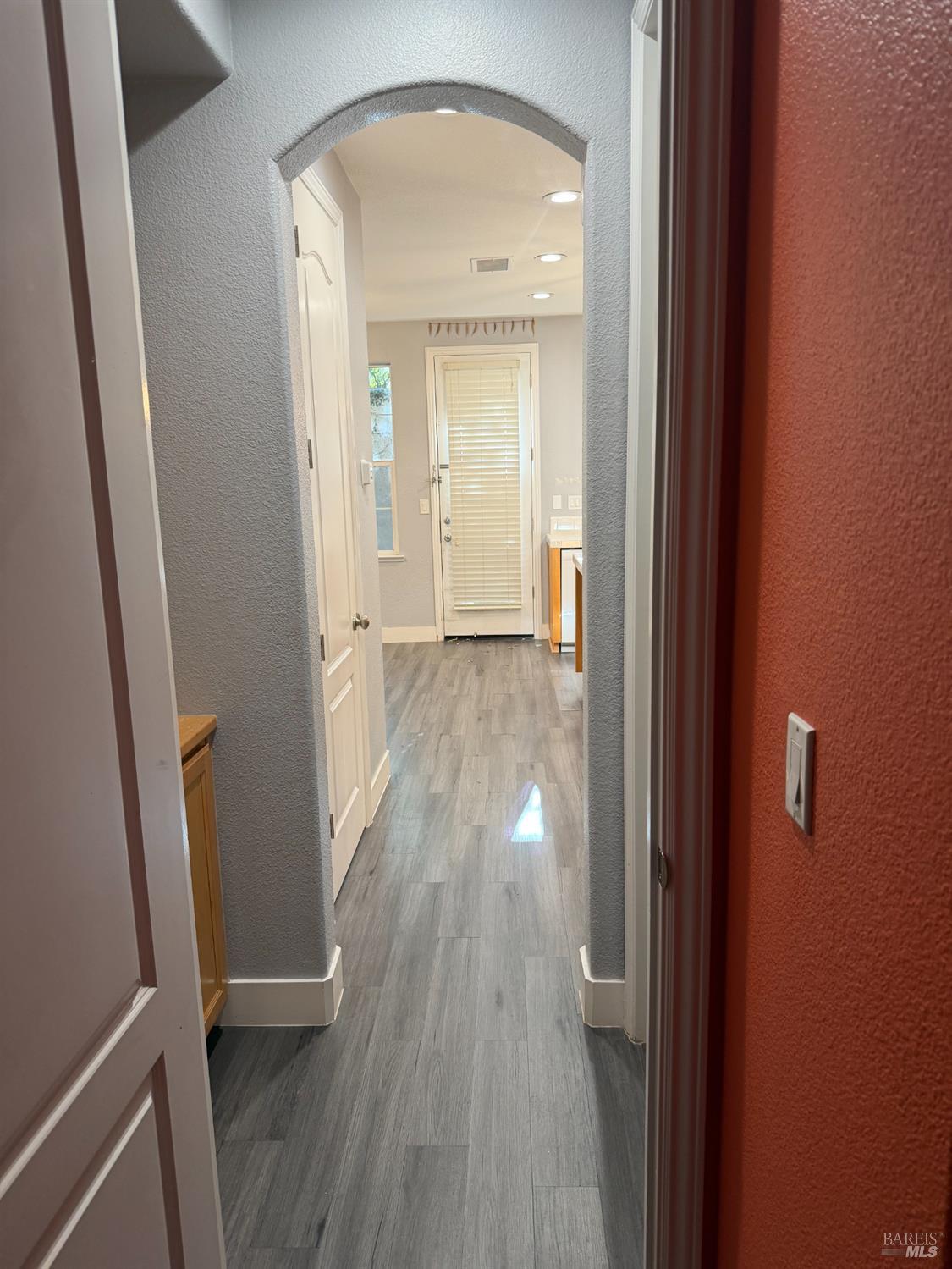 Detail Gallery Image 9 of 30 For 6223 Newhaven Ln, Vallejo,  CA 94591 - 4 Beds | 3 Baths