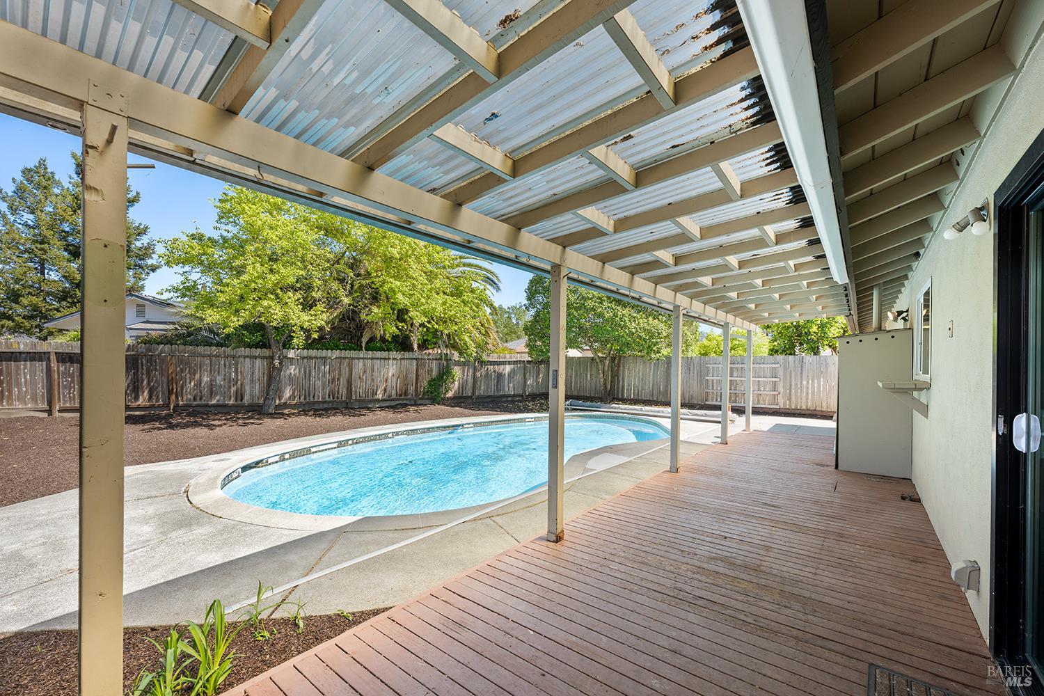 Detail Gallery Image 27 of 28 For 2621 Neotomas Ave, Santa Rosa,  CA 95405 - 3 Beds | 2 Baths