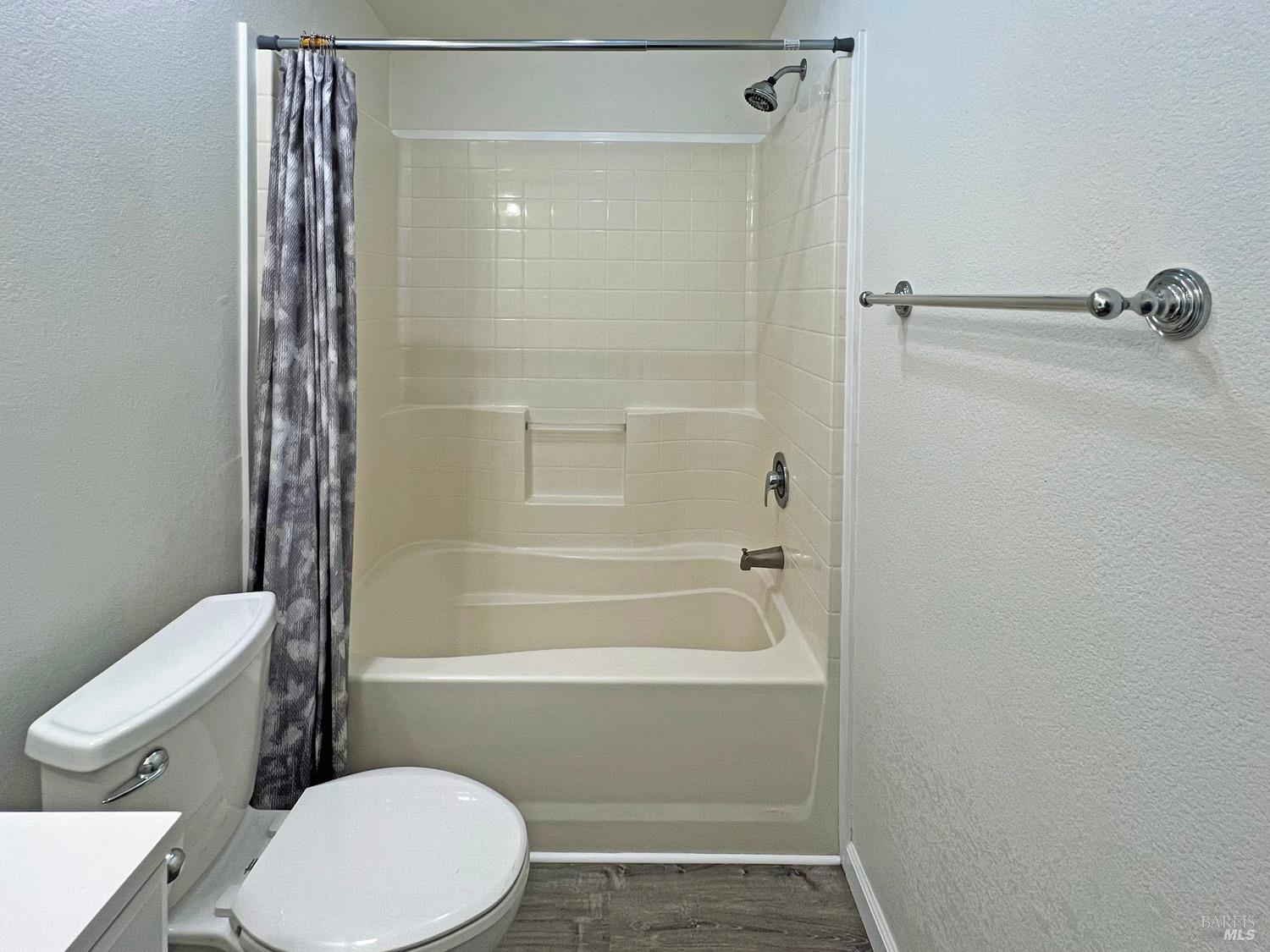 Detail Gallery Image 22 of 28 For 565 Milani Dr, Ukiah,  CA 95482 - 3 Beds | 2 Baths