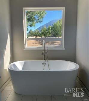 Detail Gallery Image 3 of 7 For 8155 Peninsula Dr, Kelseyville,  CA 95451 - 3 Beds | 3/1 Baths