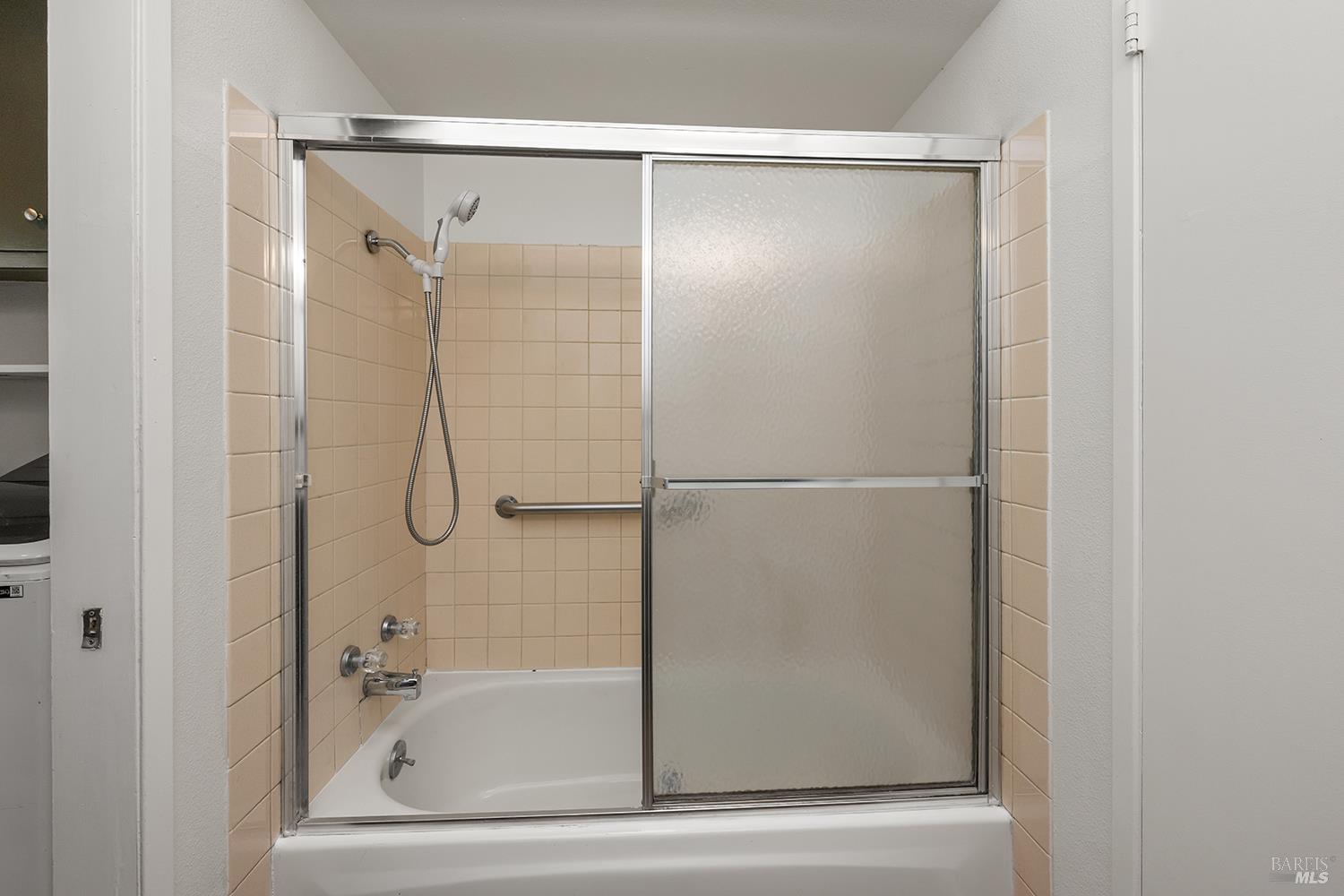 Detail Gallery Image 18 of 28 For 2621 Neotomas Ave, Santa Rosa,  CA 95405 - 3 Beds | 2 Baths